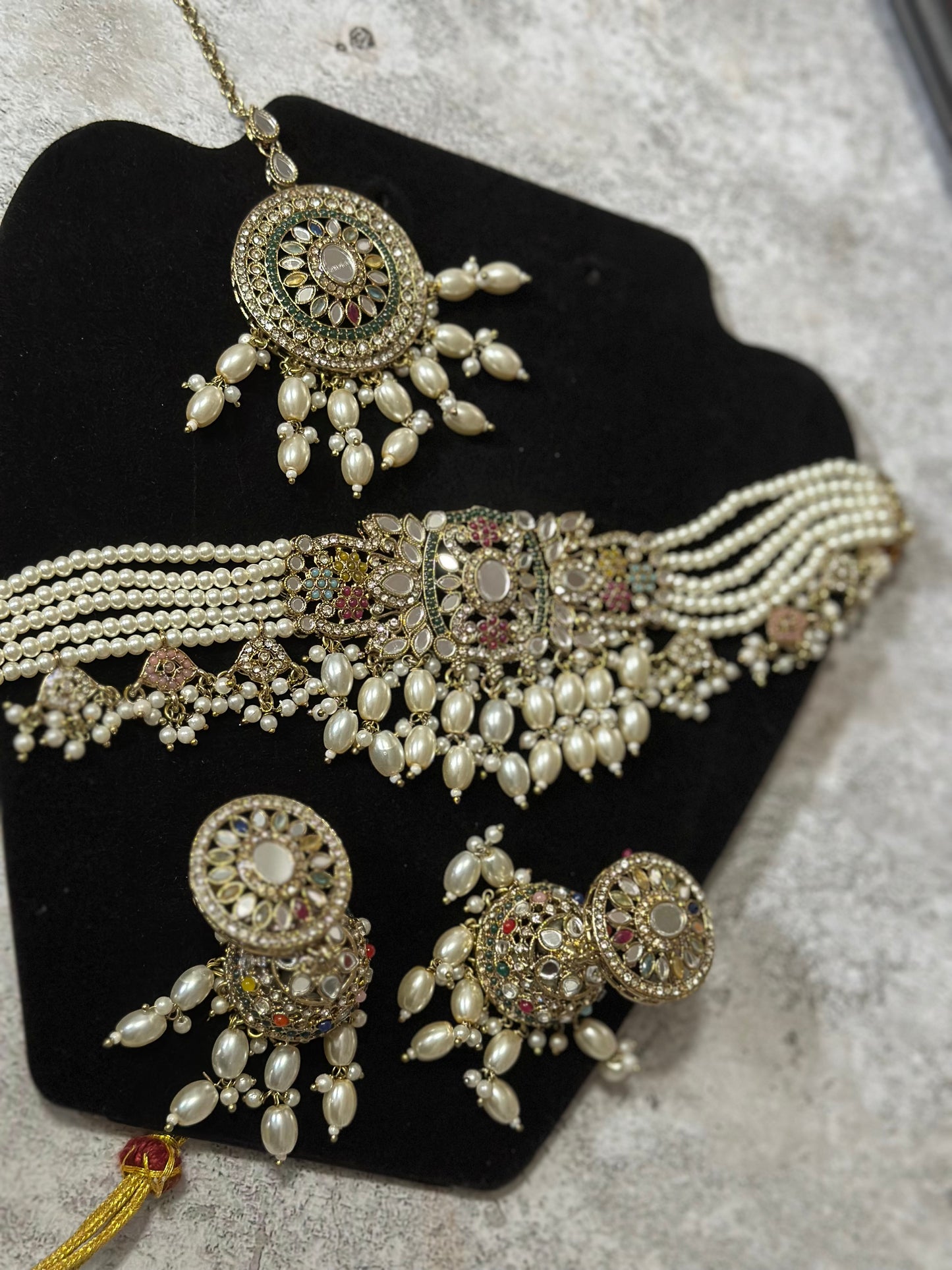 Mirror choker