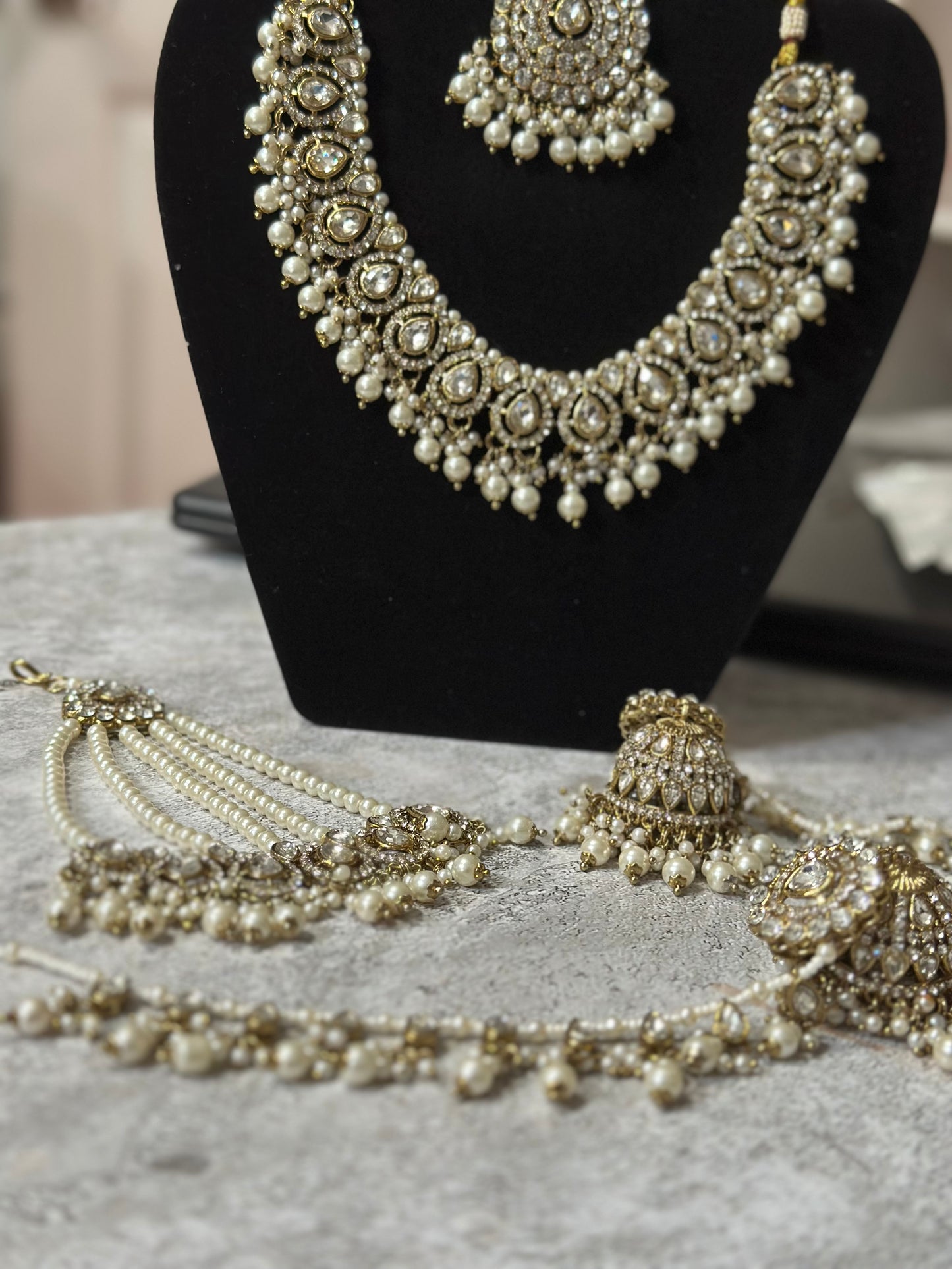 Pearly necklace
