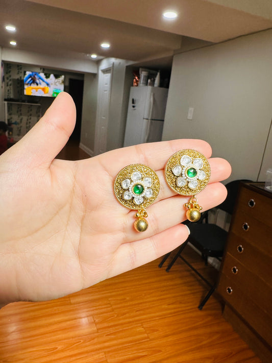 Moti studs
