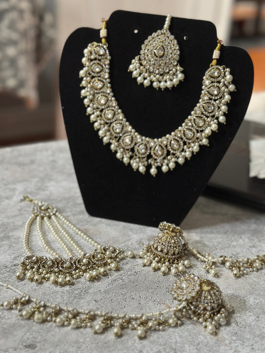 Pearly necklace
