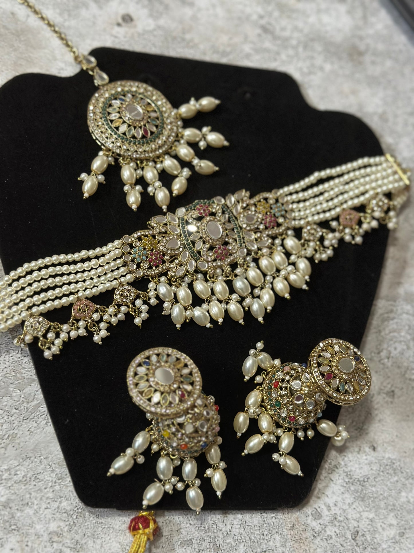 Mirror choker